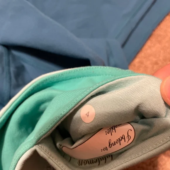 Lululemon blue capris size 4 - Picture 4 of 4